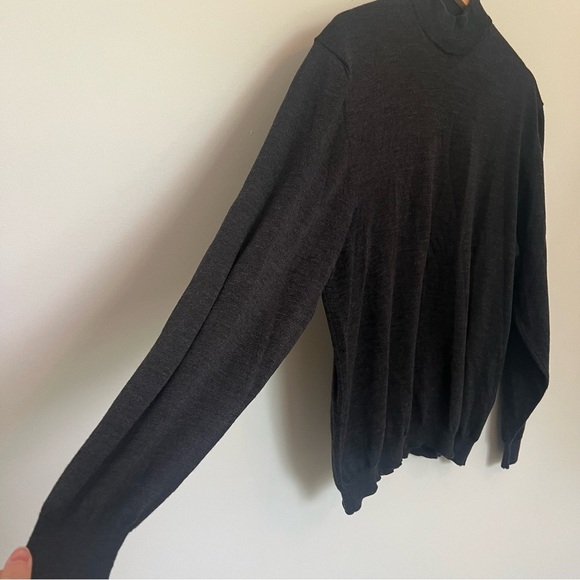Tom James Black 100% Pure Merino Wool Gray Mock Neck Knit Top Men's L Preppy - Picture 3 of 6